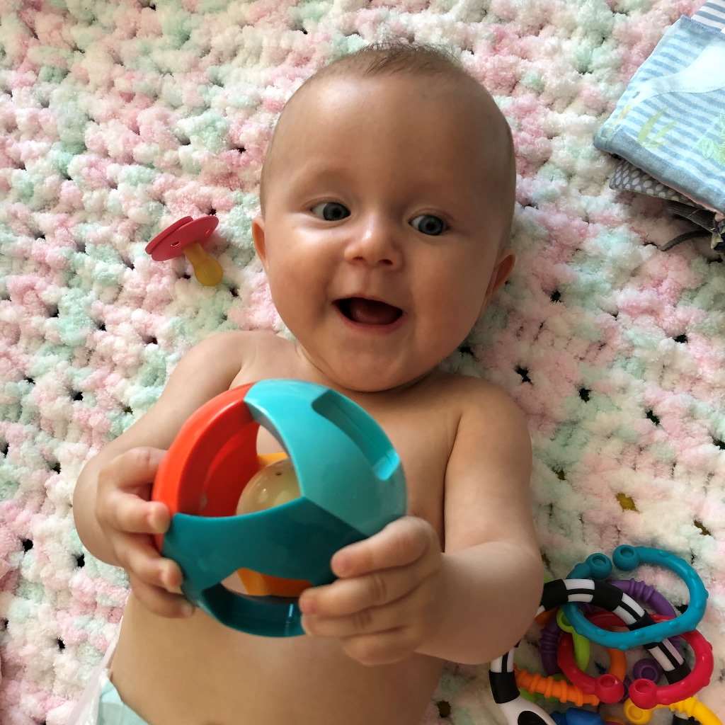 Rammelende ballon Baby Mix