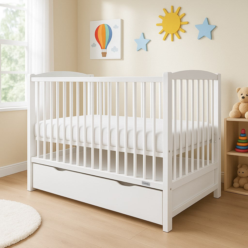 New Baby LILLY ledikant 120x60 met lade en neerklapbare zijkant – wit – afbeelding 1