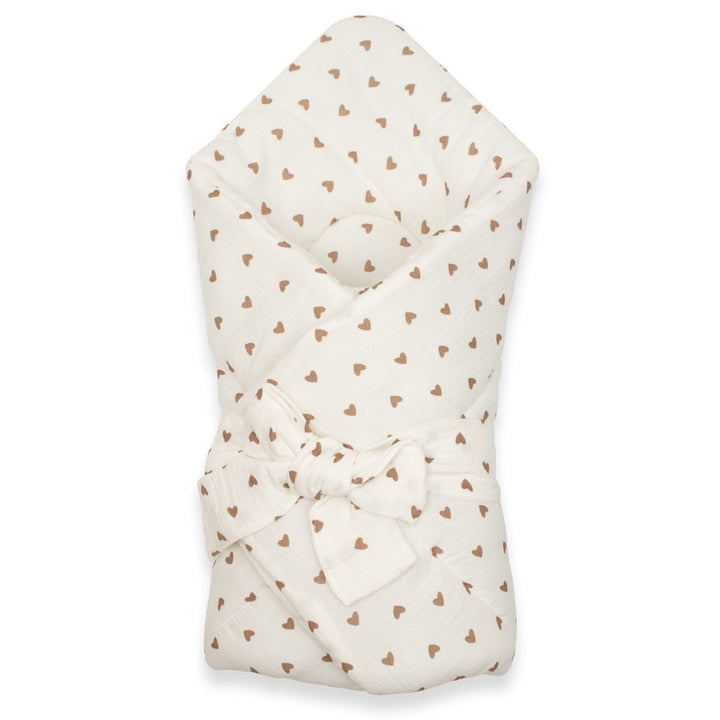 Mousseline inbakerdoek met striksluiting New Baby hartjes – productfoto