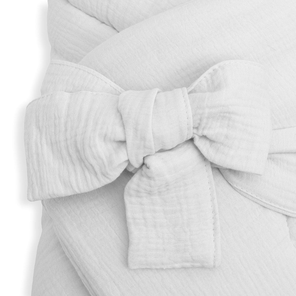 Mousseline inbakerdoek met striksluiting New Baby wit – detailfoto 1
