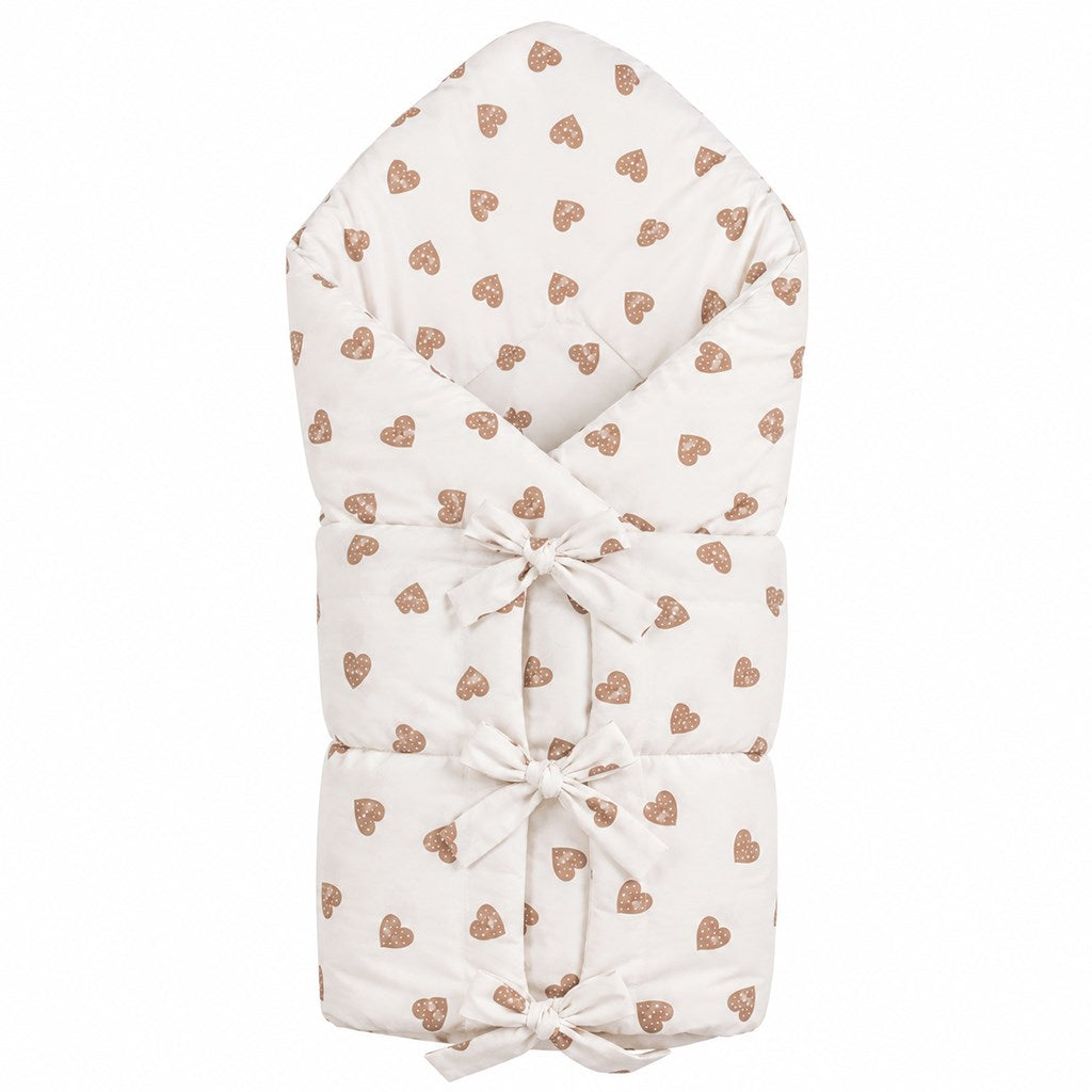 Klassieke inbakerdoek met striksluiting New Baby hartjes – productfoto